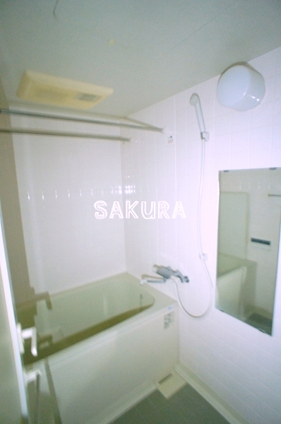 バス・シャワールーム　日々の疲れを癒すお風呂です♪