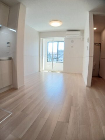 居室・リビング　ゆったり過ごせる居間です