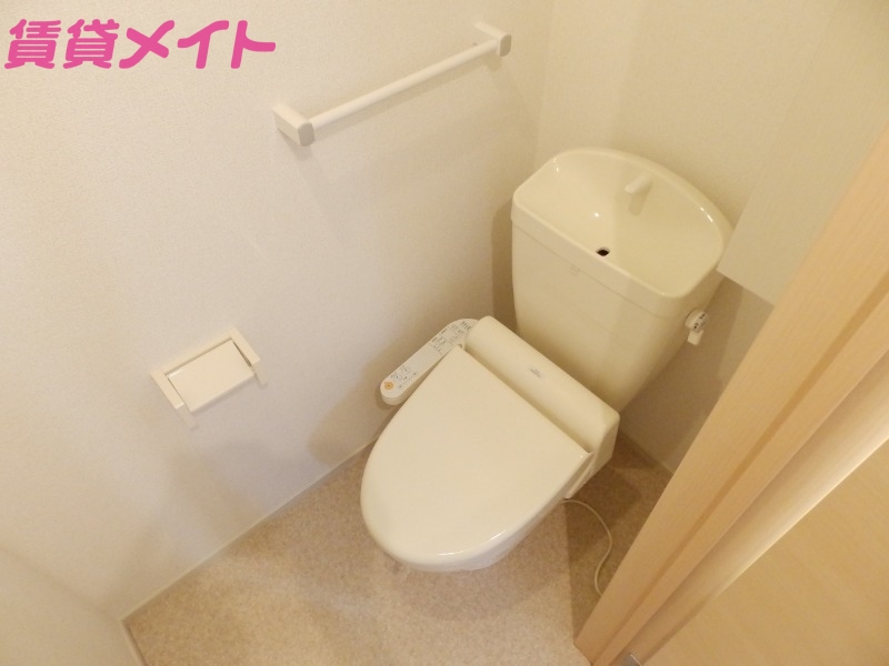 トイレ　同型参考写真