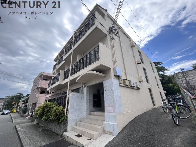 建物外観　安心のオートロック付き♪