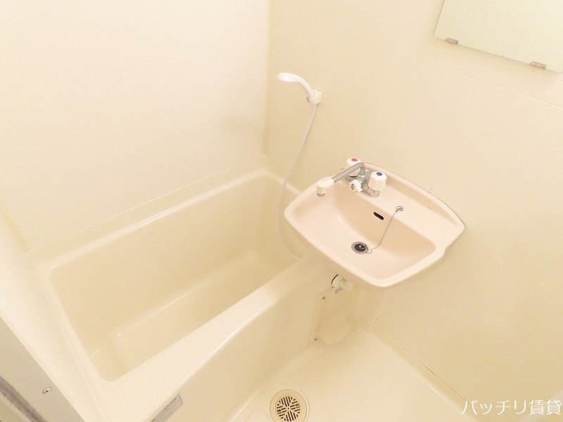 バス・シャワールーム　※同型タイプ写真の為、現状優先。初期費用分割可能