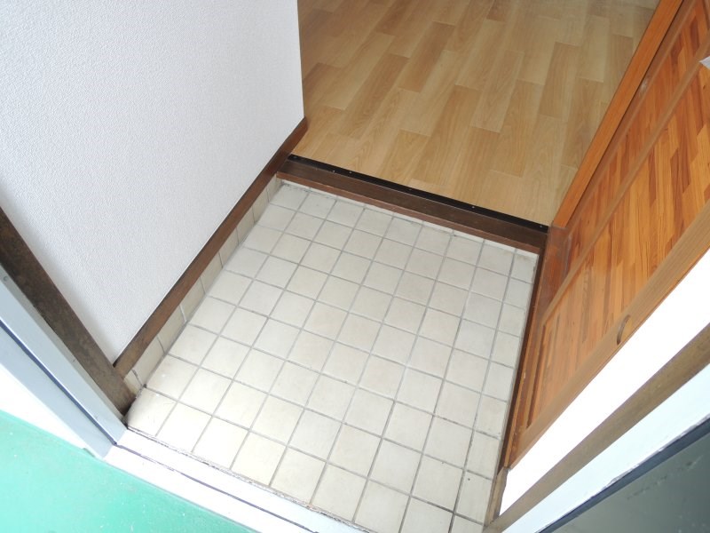 玄関　玄関から室内へ