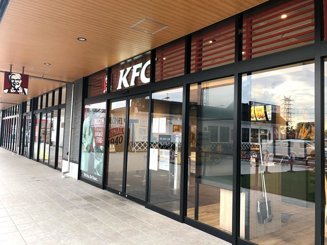 飲食店　ケンタッキーフライドチキンアクロスプラザ八尾店（飲食店）まで2608m