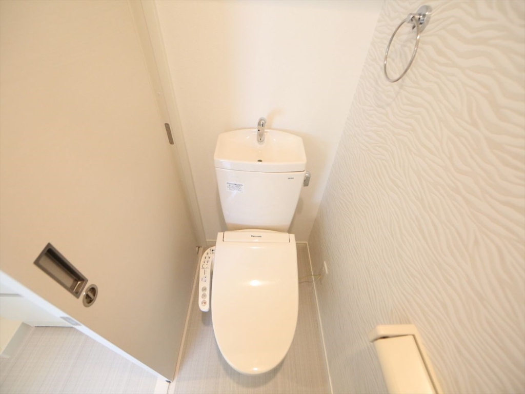 トイレ　温水洗浄暖房便座付トイレ