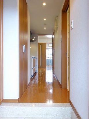 玄関　☆収納付きの玄関☆