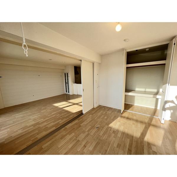 居室・リビング　※同物件の同タイプのお部屋です