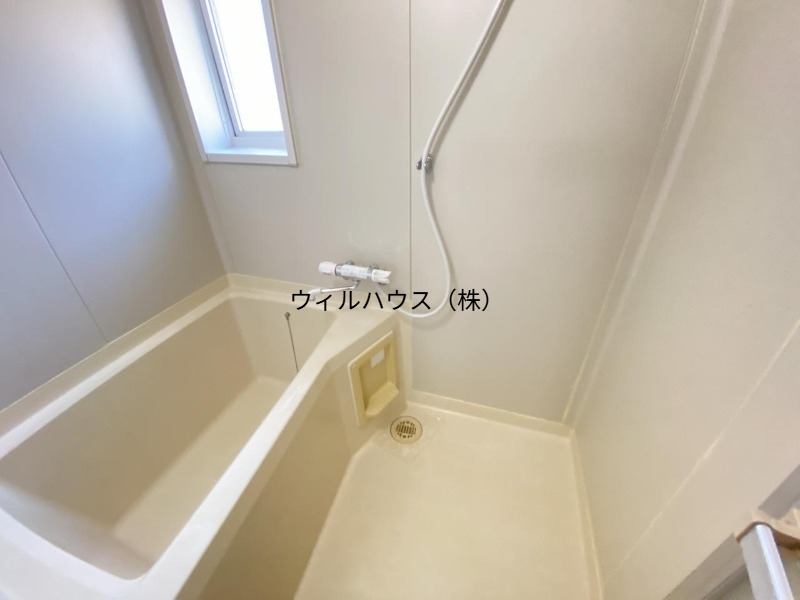 バス・シャワールーム　キレイにリフォームされています！
