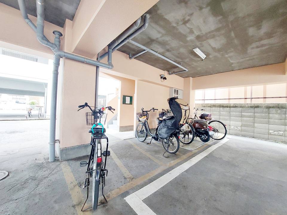 駐車場　駐輪場