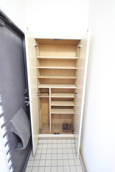 玄関　※別部屋の写真です
