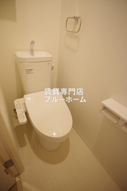 トイレ　温水洗浄便座付きのトイレです！