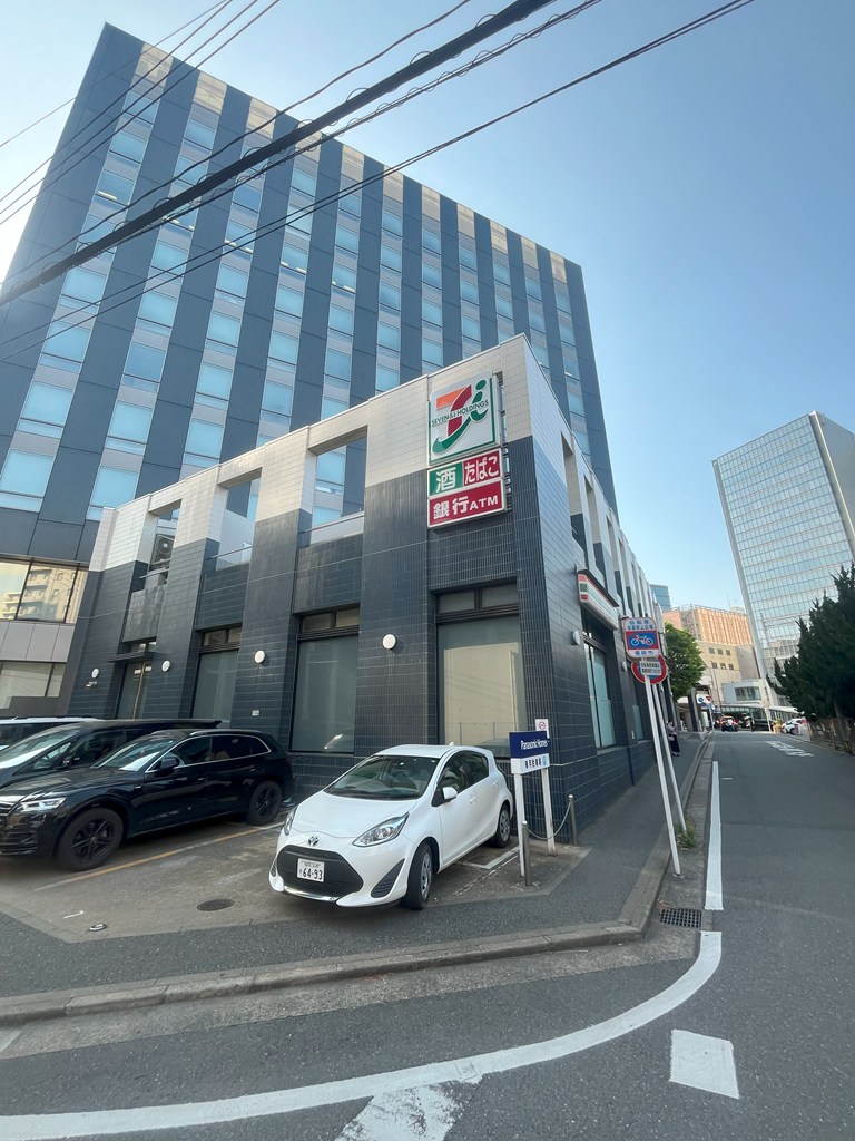 コンビニ　セブンイレブン福岡薬院駅前店（コンビニ）まで298m
