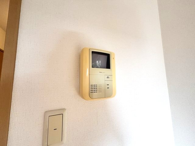 セキュリティ　安心のモニター付きインターホン完備★