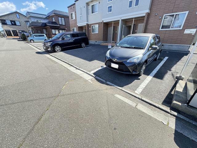 駐車場　駐車場