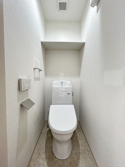 トイレ　ウォシュレット付きのトイレ