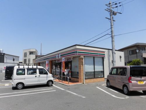 コンビニ　セブン－イレブン堺東山店（コンビニ）まで429m