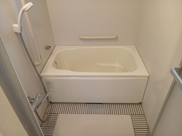 URサンヴァリエ東長居の風呂写真