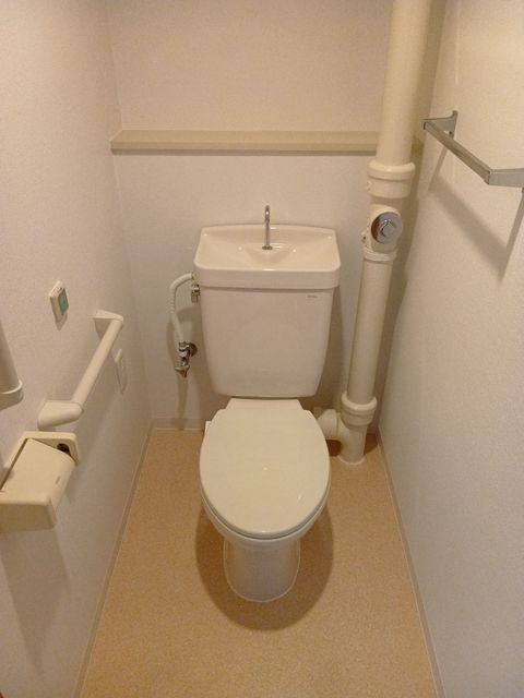 URサンヴァリエ東長居のトイレ写真