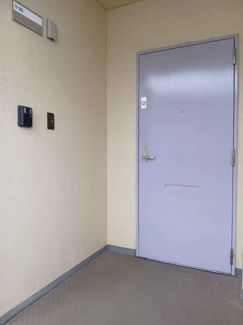 URサンヴァリエ東長居の玄関写真