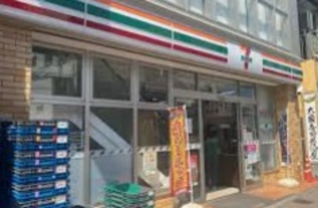 コンビニ　セブンイレブン市川南行徳駅北店（コンビニ）まで135m