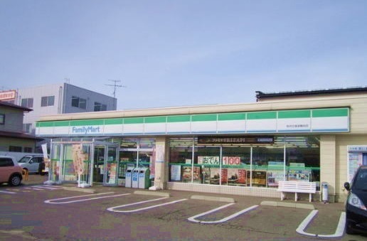 コンビニ　ファミリーマート広面鍋沼店（コンビニ）まで650m