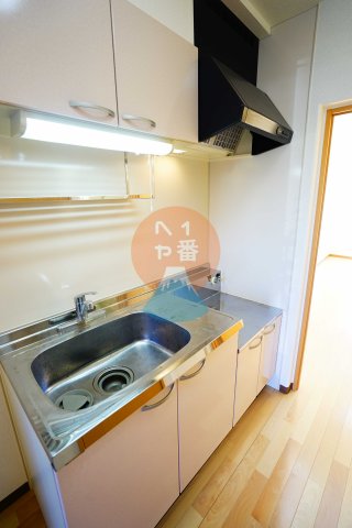 キッチン　ガスコンロ置けます