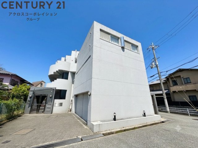 建物外観　オートロック・防犯カメラ付きで安心です！