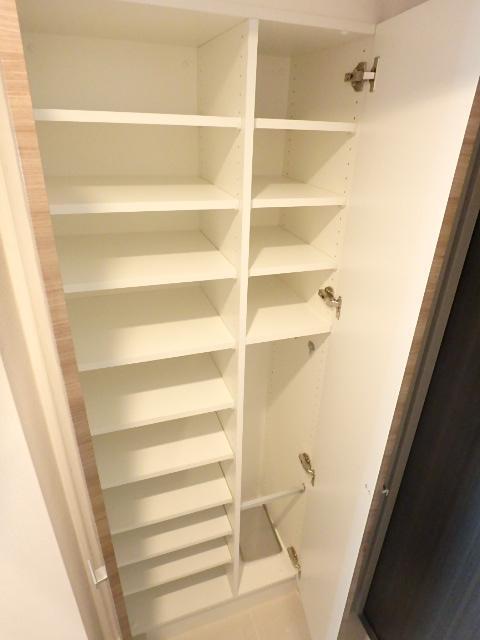 玄関　下駄箱