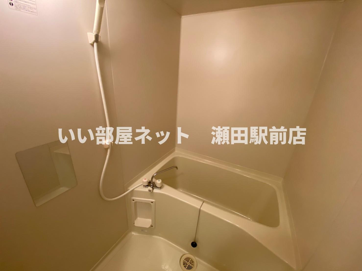 バス・シャワールーム　※同建物の別のお部屋の写真です。