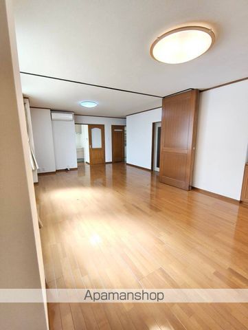 湊北町戸建の居間写真