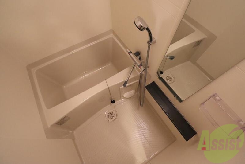 バス・シャワールーム　お湯に浸かって１日の疲れを癒やしてください