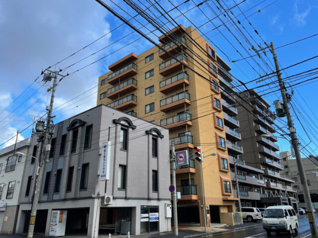建物外観　札幌市中央区南６条西「ナンディーヌトレーズ」