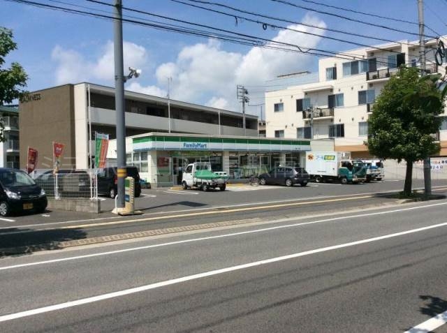 コンビニ　ファミリーマート浜田1丁目店（コンビニ）まで568m