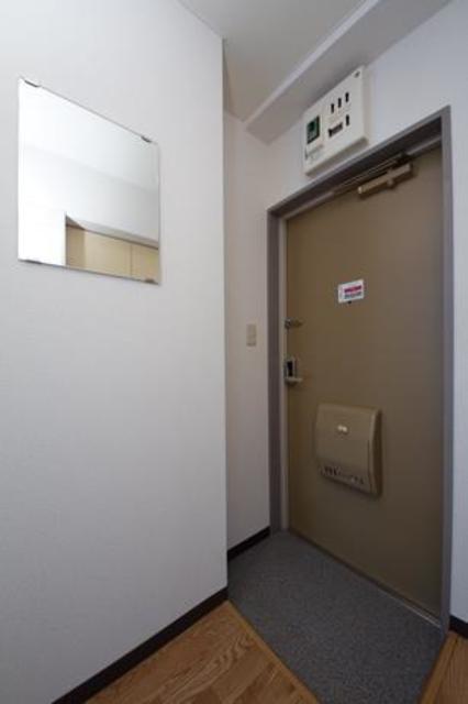 玄関　※写真は同タイプ住戸です。