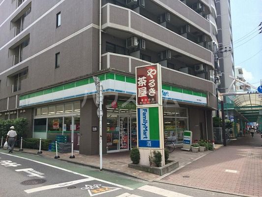 コンビニ　ファミリーマートサンズ東府中駅前店（コンビニ）まで284m