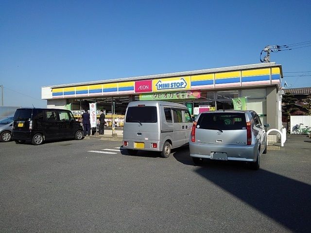 コンビニ　ミニストップ大刀洗本郷店（コンビニ）まで570m