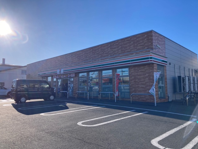 コンビニ　セブンイレブン釧路緑ケ岡店（コンビニ）まで396m
