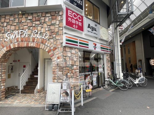 コンビニ　セブンイレブン 阪急淡路駅東口店（コンビニ）まで200m