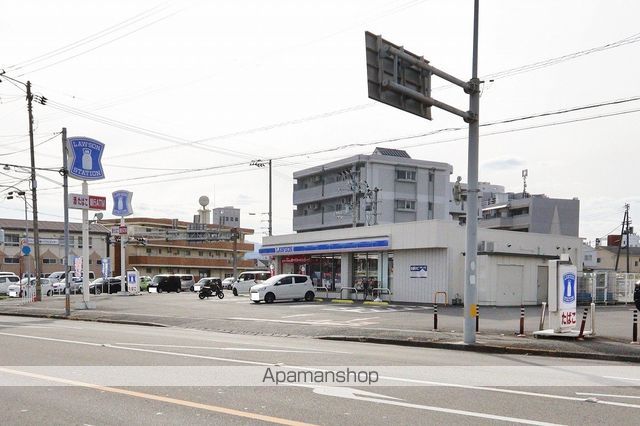 コンビニ　ローソン徳島中島田町店（コンビニ）まで439m