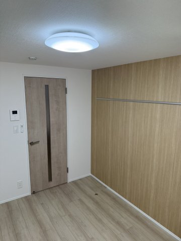 その他部屋・スペース　広々とした洋室です