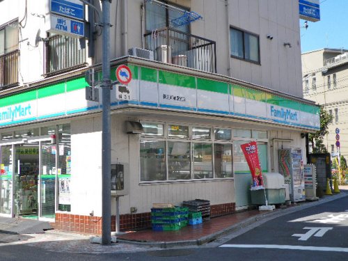 コンビニ　ファミリーマート 新三河島駅前店（コンビニ）まで207m