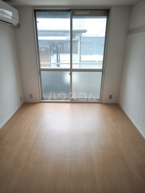 パールマンションの居間写真