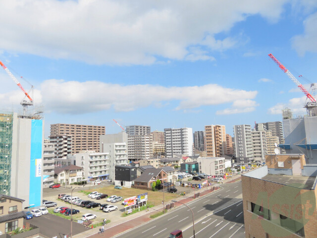 眺望　お部屋からの眺めです。青空が見えて気持ちいいですね。