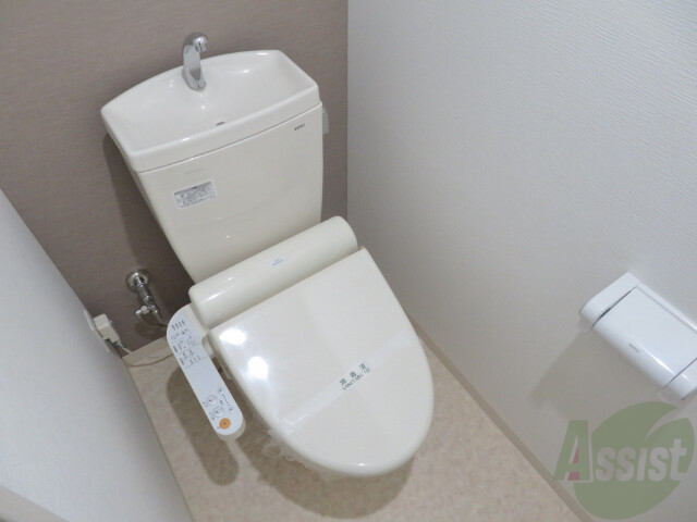 トイレ　ウォシュレット付きのトイレです。シャワートイレは日本の宝。