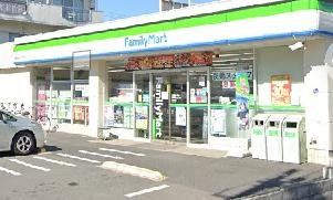 コンビニ　ファミリーマート板橋高島平七丁目店（コンビニ）まで100m