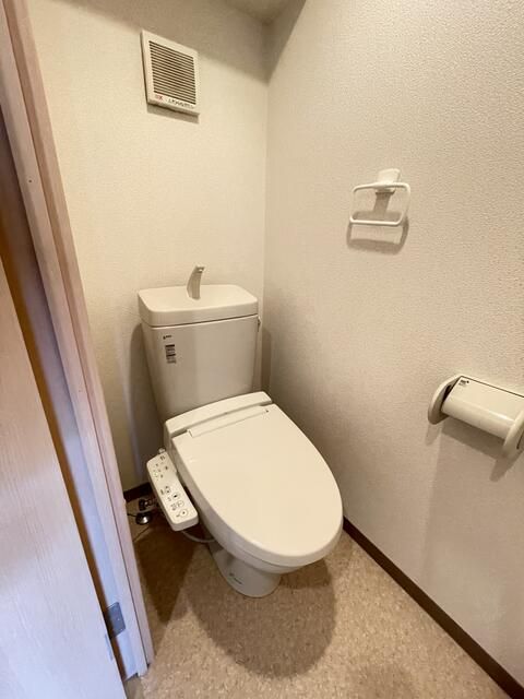 ＪＲ京浜東北線 蕨駅 徒歩8分 4階建 築14年のトイレ写真