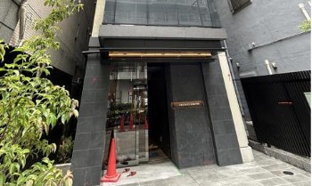 エントランス　建物の内部です