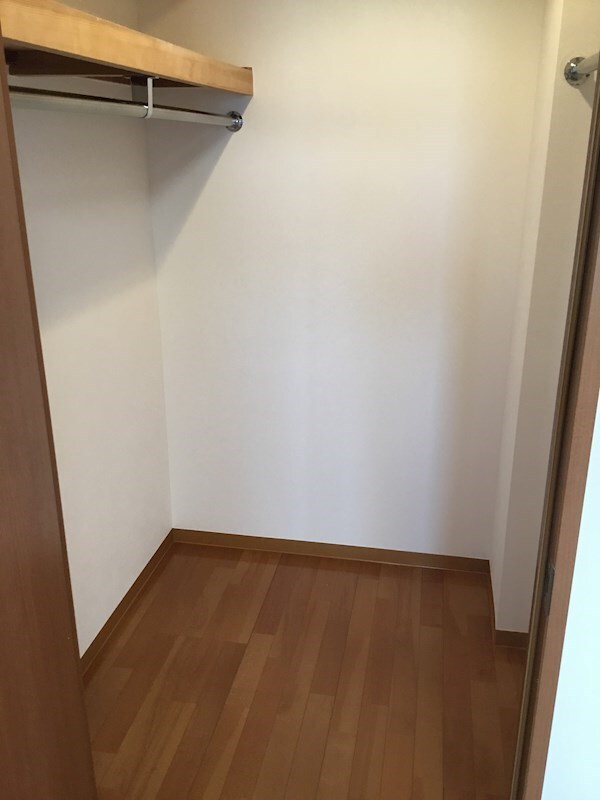 収納　ウィステリアコート