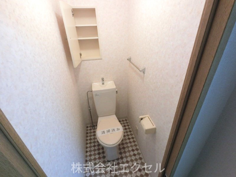 トイレ　トイレ、小物入れありです。（同建物別室の画像です）