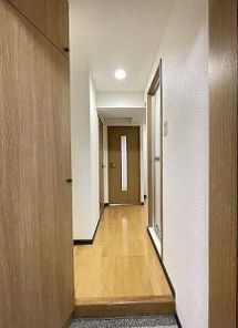 玄関　参考写真：別部屋タイプ