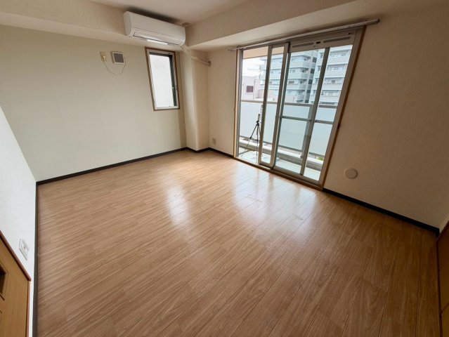 その他部屋・スペース　角部屋、窓ふたつで明るいです♪